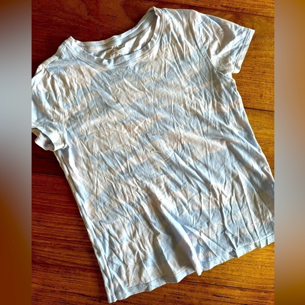 Athleta  Cotton Shades of Blue Camouflage Short Sleeve Tee / Medium